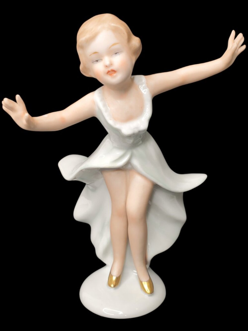 Vintage Wallendorf Figurine - Hollywood Dancing Girl 6"